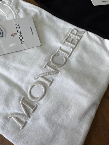 تیشرت زنانه moncler