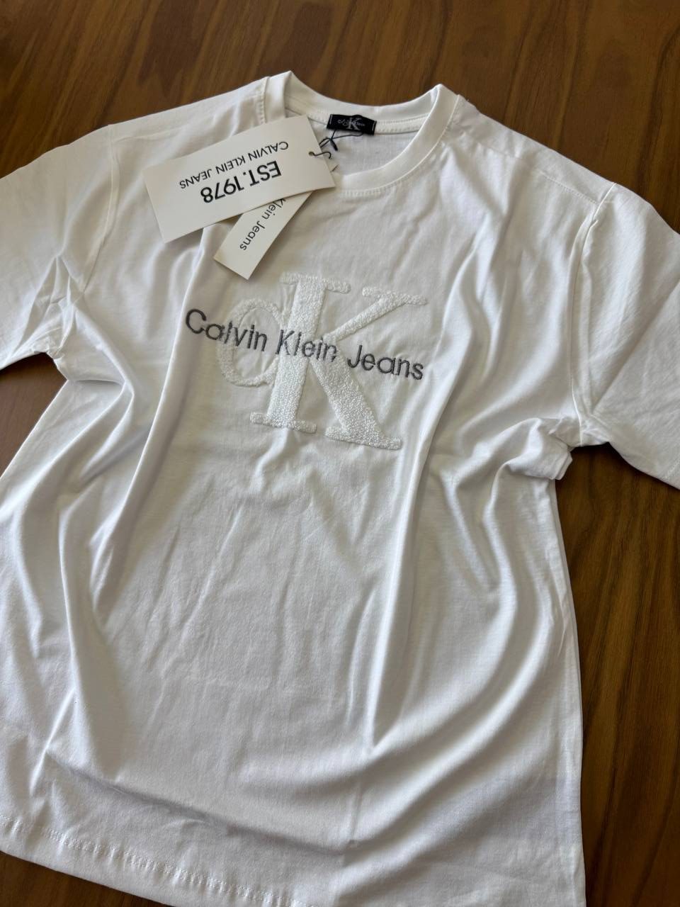 تیشرت شنل دوزی calvin - Image 4